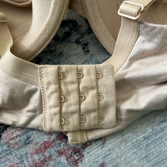 Cacique nude bra 40D - Picture 3 of 5